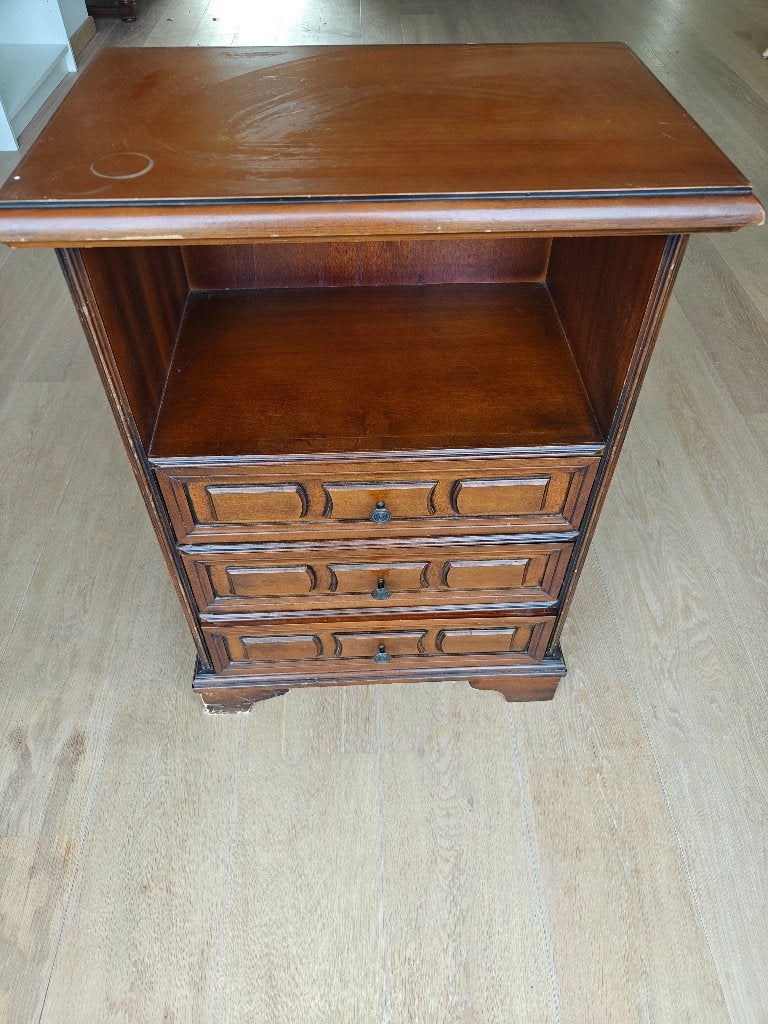 Houten antiek telefoonkastje, Ophalen