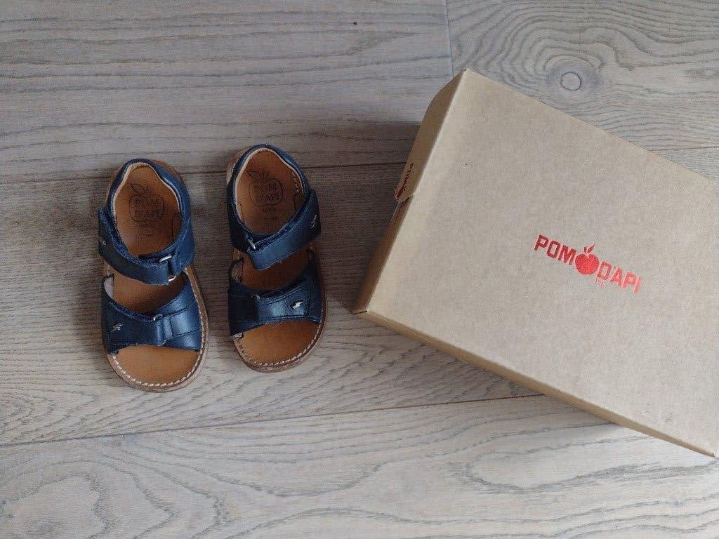 Blauwe lederen sandaaltjes maat 25 - POM D'API, Kinderen en Baby's, Kinderkleding | Schoenen en Sokken, Ophalen, Pom D’Api, Jongen of Meisje