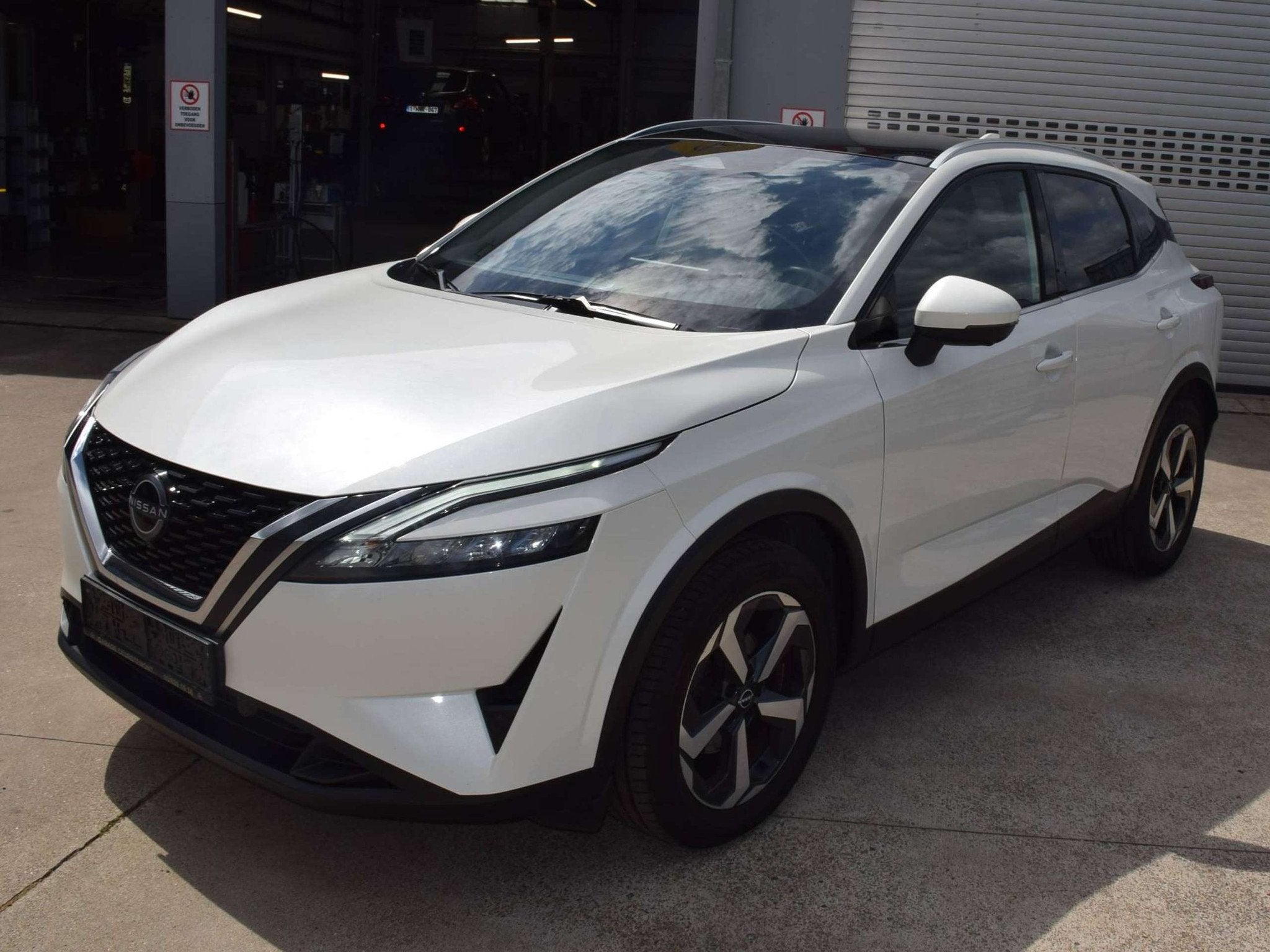 Nissan QASHQAI Qashqai 1.3 DIG-T N-Connecta + design pack +, Auto's, Voorwielaandrijving, Gebruikt, 4 cilinders, 1404 kg