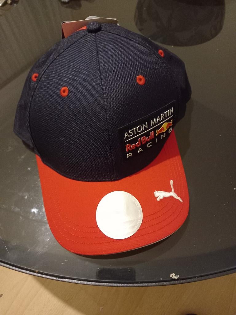 nieuwe Aston Martin puma redbull racepet, Ophalen, Pet