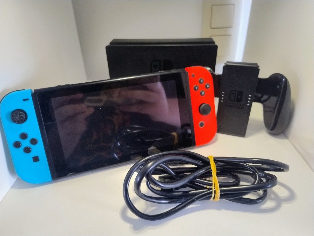 Nintendo Switch V1 (moddable), Games en Spelcomputers, Spelcomputers | Nintendo Switch, Ophalen, Gebruikt, Met 2 controllers, Switch Original