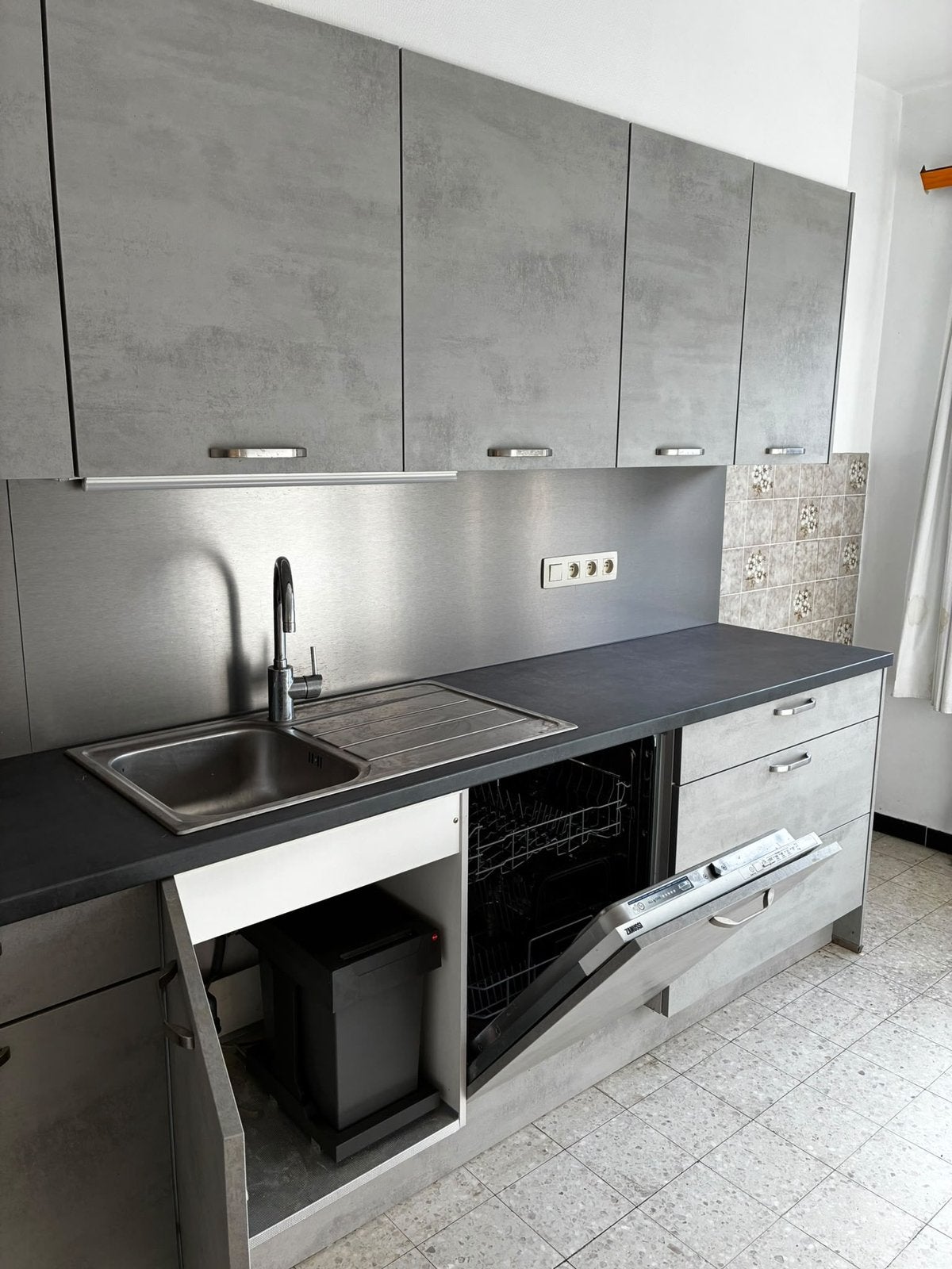 Cuisine équipée complète - à demonter sur place, Enlèvement, Utilisé, Gris, Cuisine à paroi simple