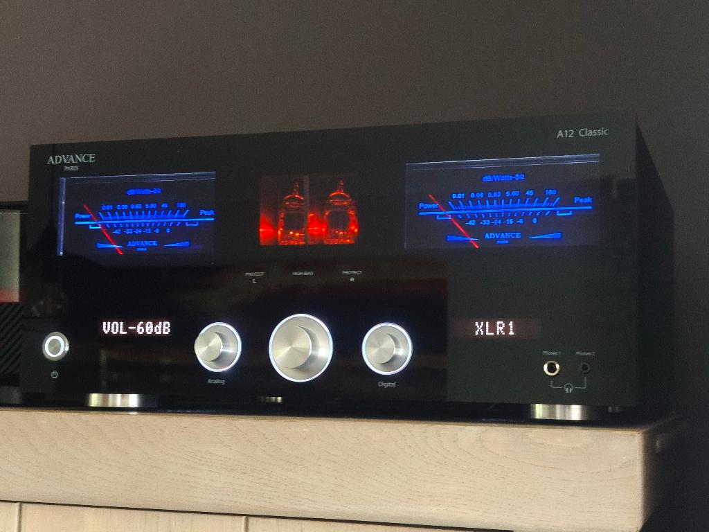 Versterker/DAC/High-end Advance Paris A12 classic, Audio, Tv en Foto, Versterkers en Ontvangers, Zo goed als nieuw, 120 watt of meer