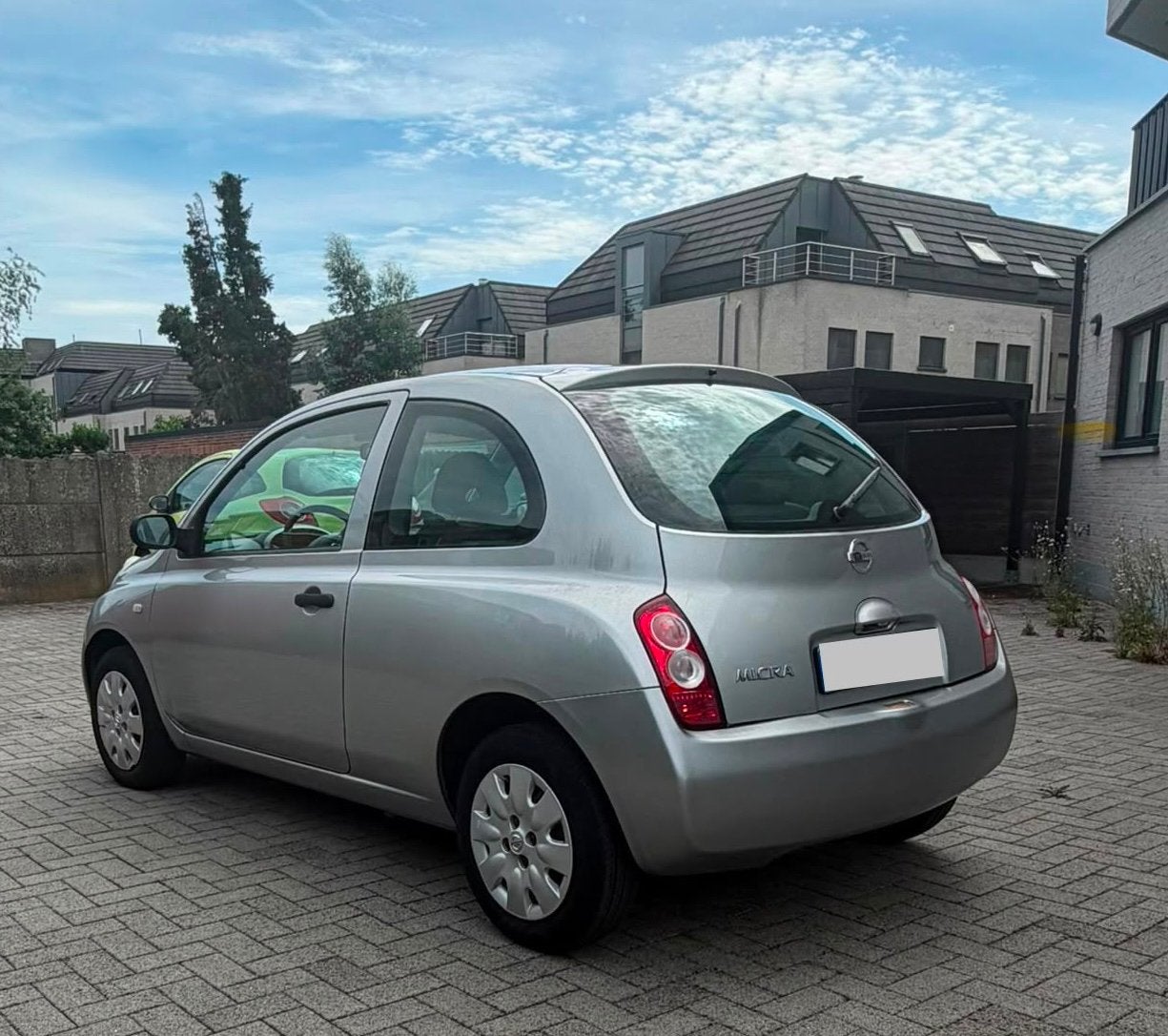 Nissan Micra /94000km/1ER PROPRIÉTAIRE/ CARNET D’ENTRETIEN, Autos, Argent ou Gris, Achat, Boîte manuelle, Noir