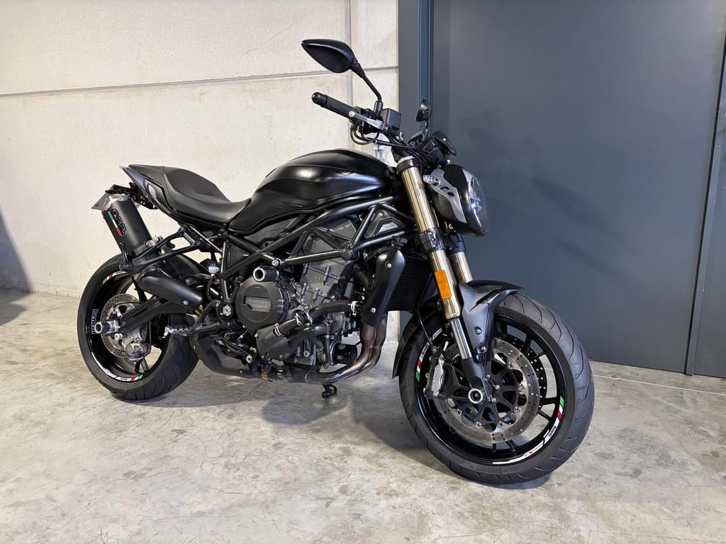 Benelli 752S in prachtstaat met opties (bj 2022), Motoren, 752 cc, Bedrijf, Meer dan 35 kW, Overig