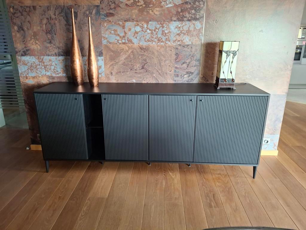 Dressoirkast, Huis en Inrichting, Kasten | Dressoirs, Ophalen, Zo goed als nieuw, 200 cm of meer, 25 tot 50 cm