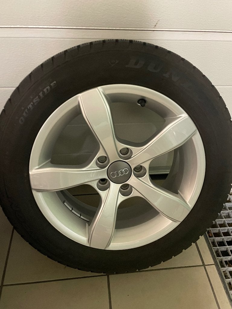 JantesDunlop d'hiverAudi A1Settd'origine en excellent état !, Neuf, 15 pouces, Pneus et Jantes, Pneus hiver