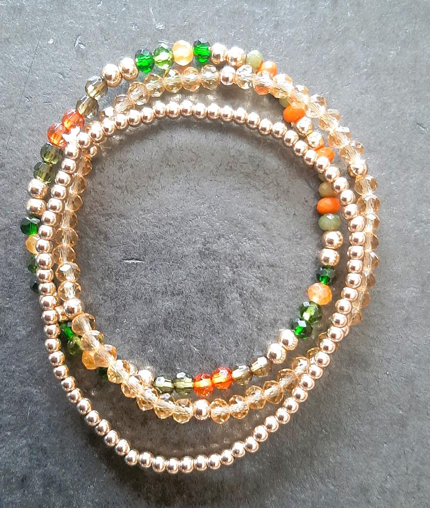 Te koop: Nieuw!! 3 Mooie armbandje groen/bruin goud., Handtassen en Accessoires, Armbanden, Ophalen, Nieuw, Bruin, Goud