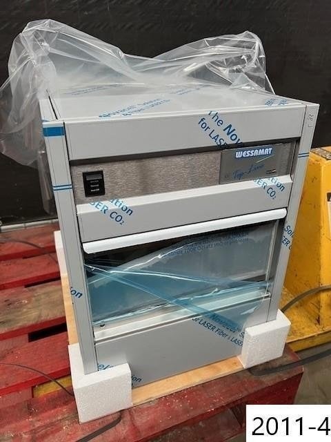 2011. IJsmachine / ijsklontjes maker / ijsblokjesmachine, Ophalen, Nieuw