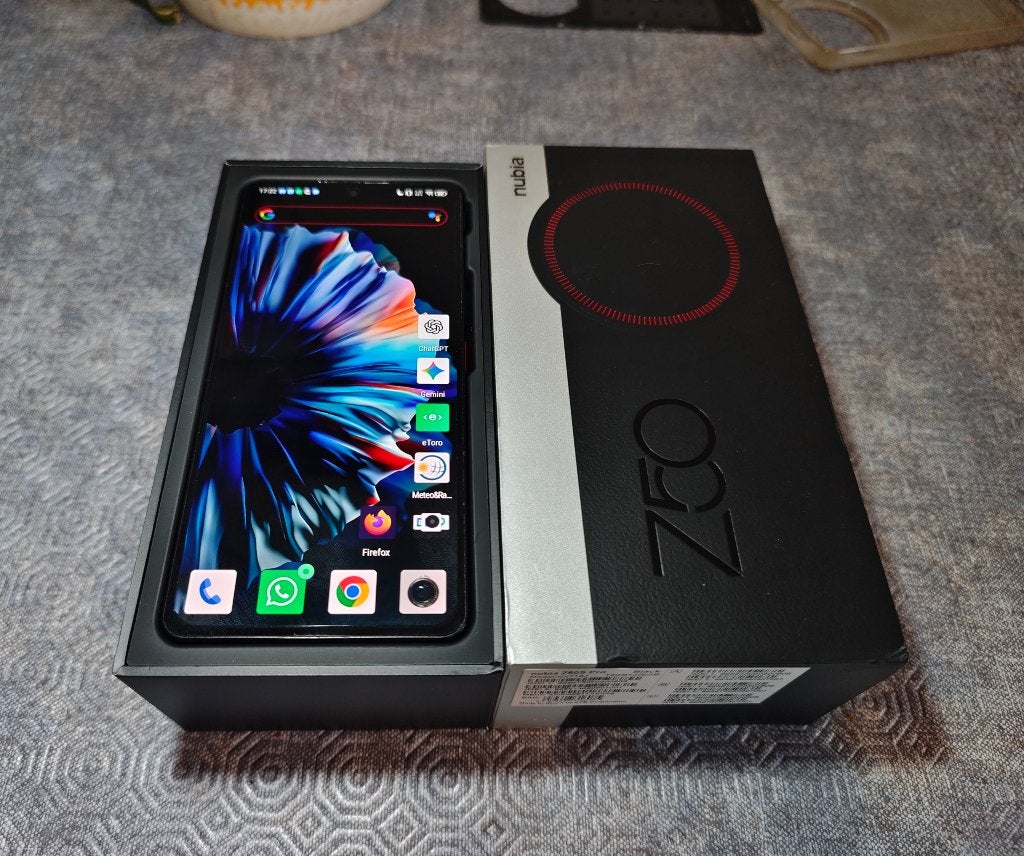 ZTE Nubia Z50S Pro 256 Go Dual SIM - Haut de gamme, Enlèvement ou Envoi, Classique ou Candybar, Reconditionné, 6 mégapixels ou plus
