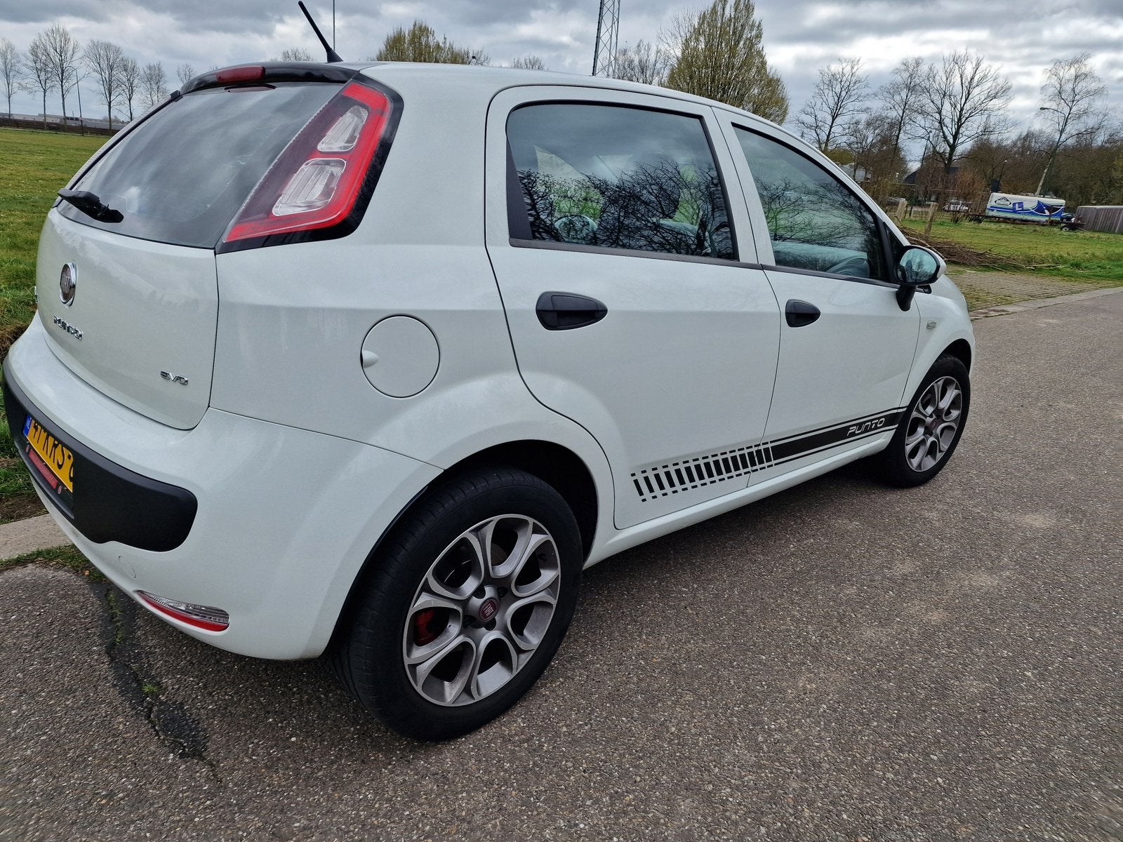 2010 Fiat Punto Evo 1.4 Dynamic airco punto evo, Autos, Achat, Boîte manuelle, Noir, Particulier