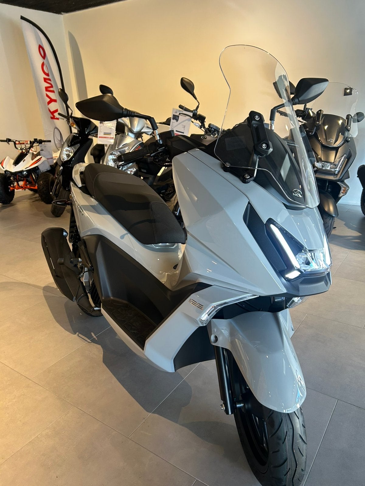 Kymco Skytown 125i ABS - NIEUW - rijbewijs A1/B, Motoren, Ophalen, Nieuw