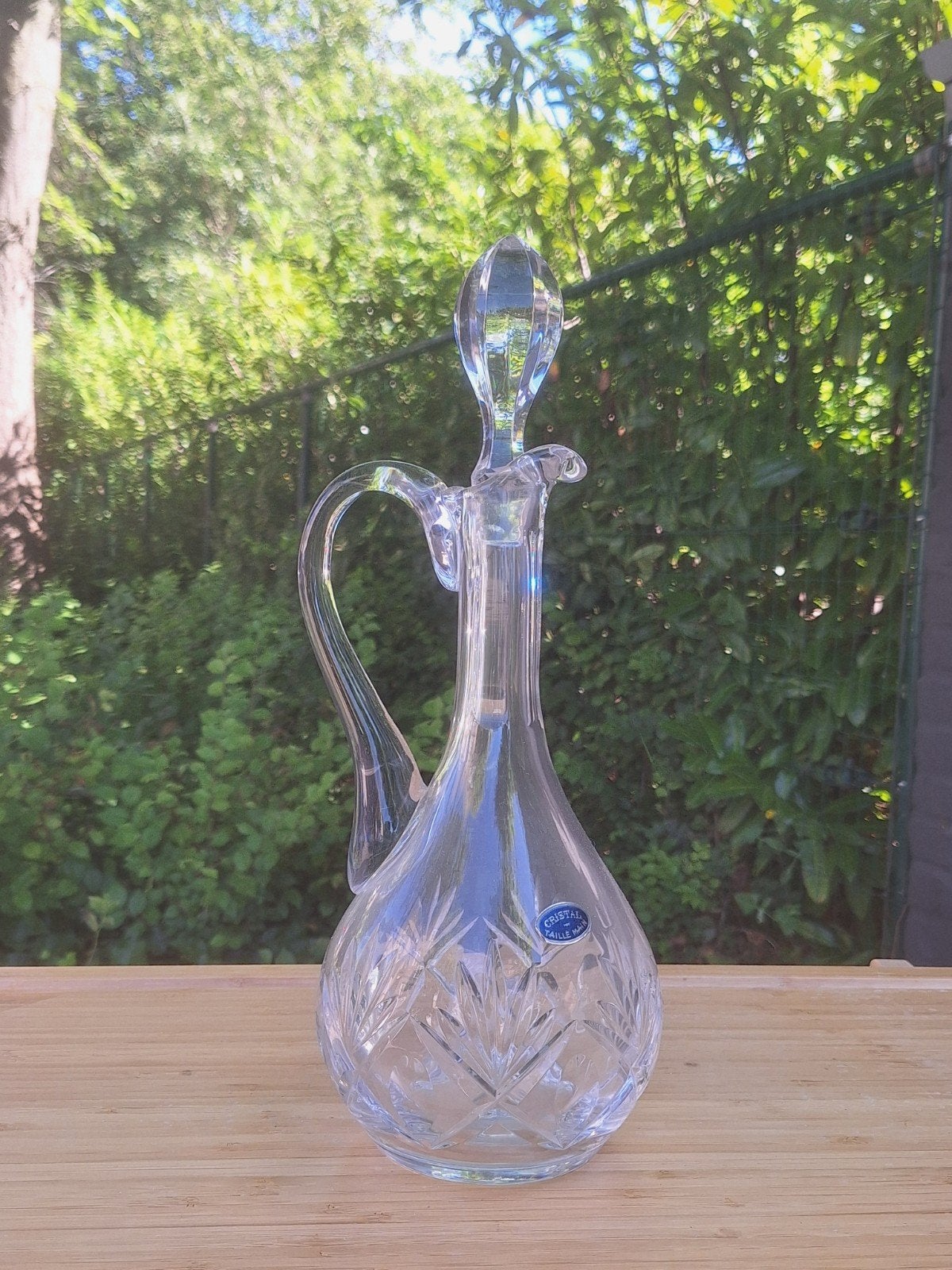 cruche en cristal, Enlèvement