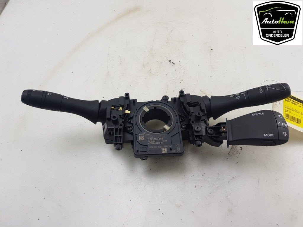 COMBINE COMMODO Dacia Sandero III (|479453858R|255670975R|), Utilisé, Dacia
