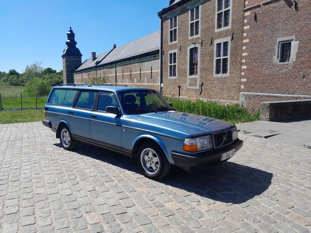 Volvo 245 GLE, Auto's, Volvo, 4 cilinders, Blauw, 297 g/km, 5 deurs