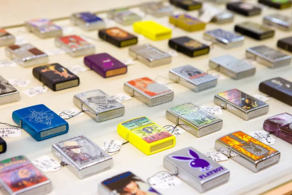 RECHERCHÉES : collections de briquets Zippo, Enlèvement ou Envoi, Comme neuf, Briquet