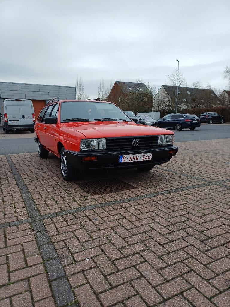 Te Koop Vw Passat 32b, Auto's, Voorwielaandrijving, Zwart, 4 cilinders, 1600 cc