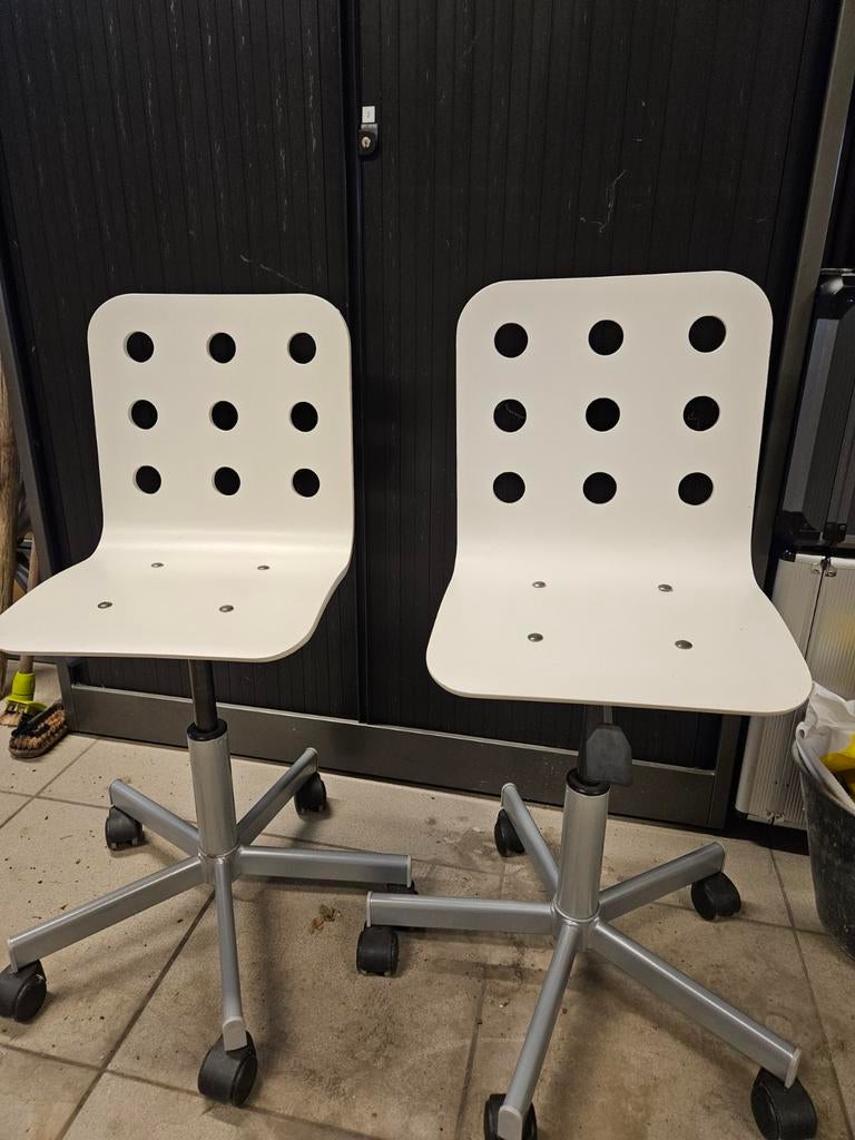 Kinder bureaustoelen, Enlèvement