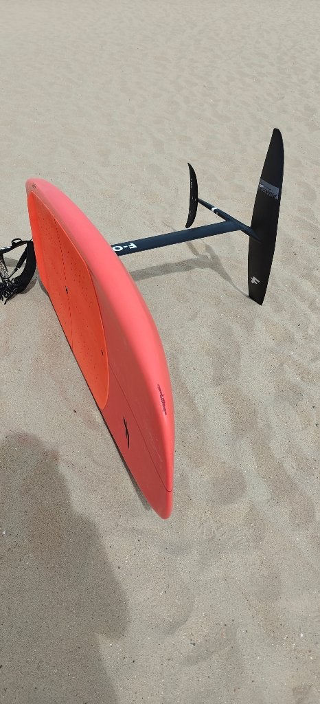 Wing F-One Rocket V3 de 5 pieds 10 pouces - 105 L, construct, Enlèvement, Comme neuf, Planche à voile