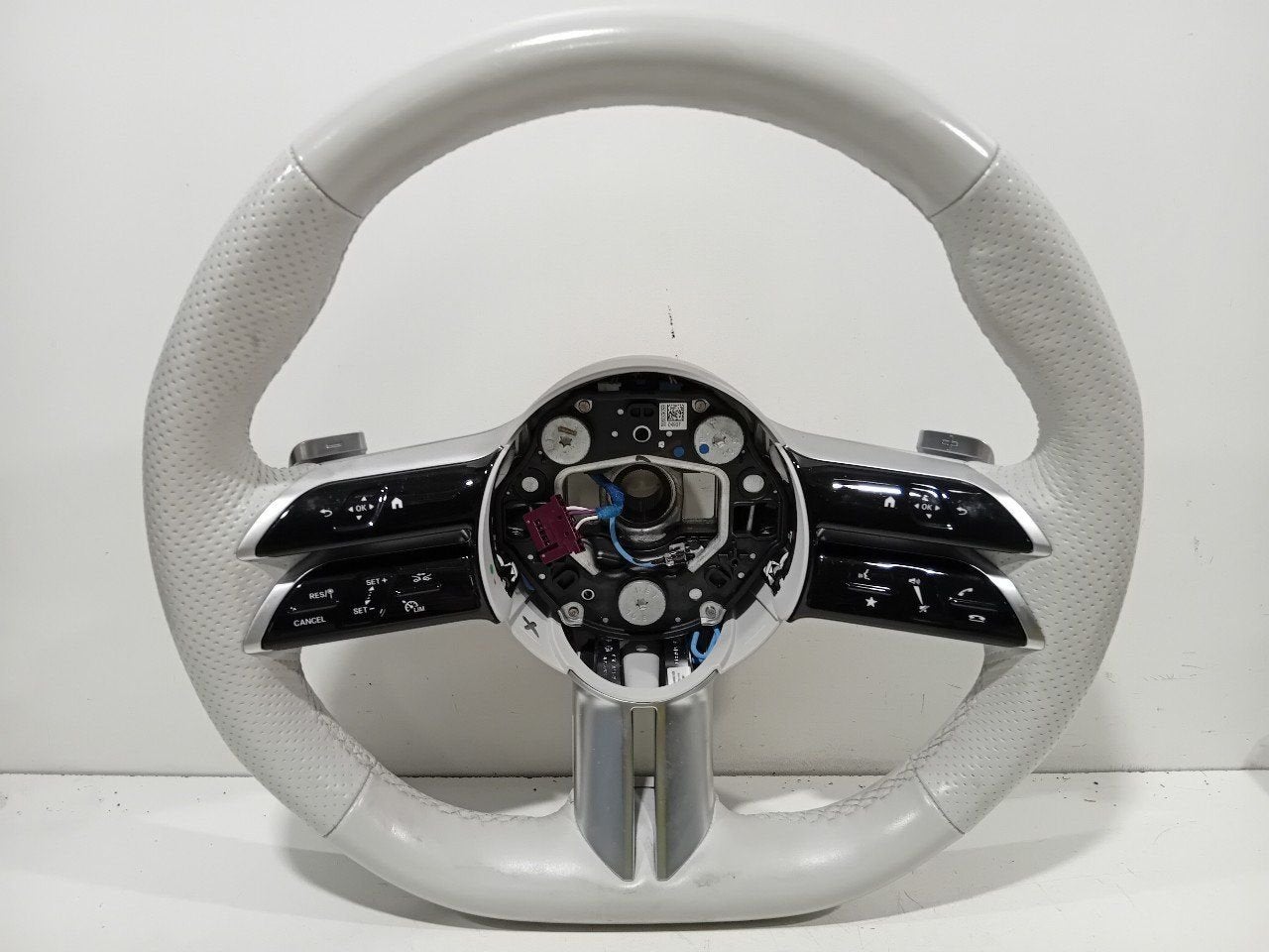 Stuur Mercedes-Benz EQ-Klasse, Onderdelen@venauto.nl, Van der Ven Autorecycling B.V., Gebruikt, Ettenseweg 76, 4706 PB Roosendaal, The Netherlands
