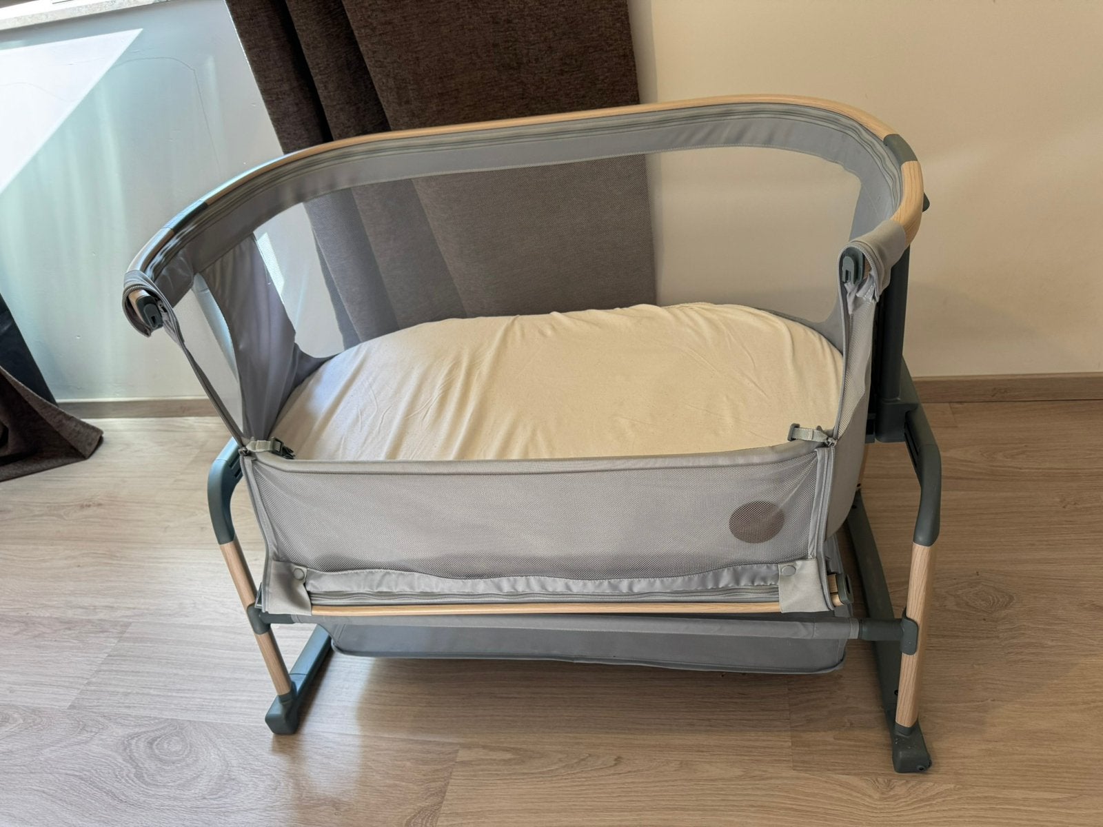 Co-sleeper Maxi cosi + extra kussens, Ophalen, Zo goed als nieuw