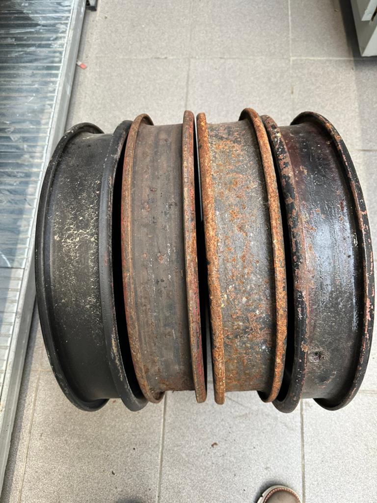 FN oldtimer velgen voor hielbanden 715/115, Motos