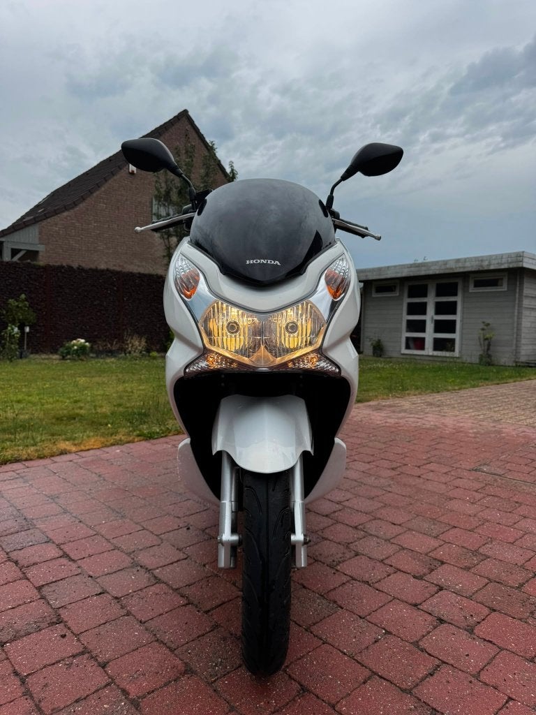 Honda PCX 125cc te koop INCL nieuwe helm XL., Motoren, Motoren | Honda, Scooter, Occasion, Particulier, 125 cc