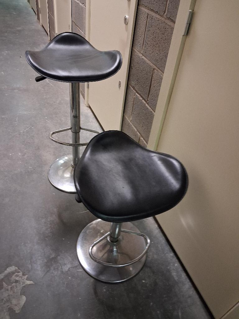 Kruk set van 2, 2 krukken, Ophalen, Gebruikt, 60 tot 90 cm
