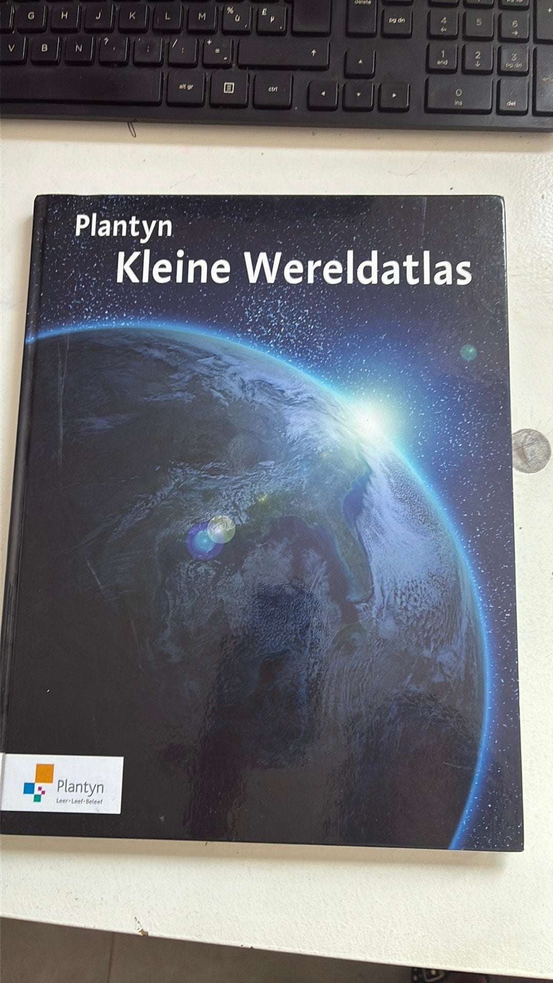 Kleine wereldatlas Plantyn, Enlèvement, Dirk Vanderhallen