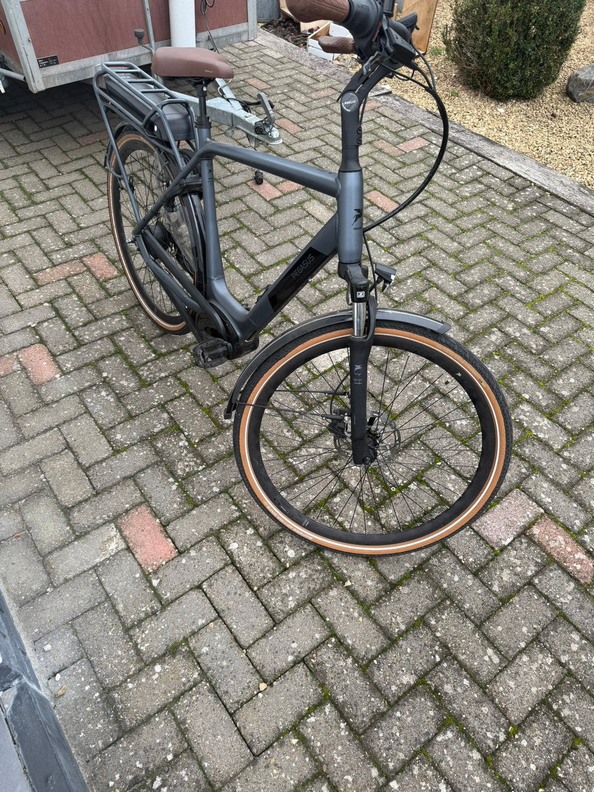 Elektrische herenfiets bosch pegasus siena, Fietsen en Brommers, Ophalen, Zo goed als nieuw