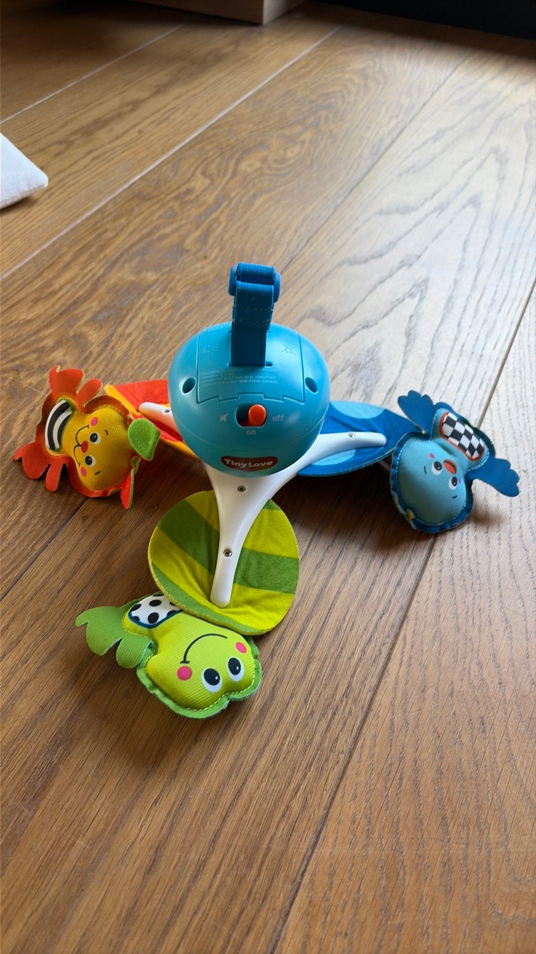 Tiny Love muziekmobiel, Enfants & Bébés, Jouets | Jouets de bébé, Comme neuf, Mobile, Enlèvement