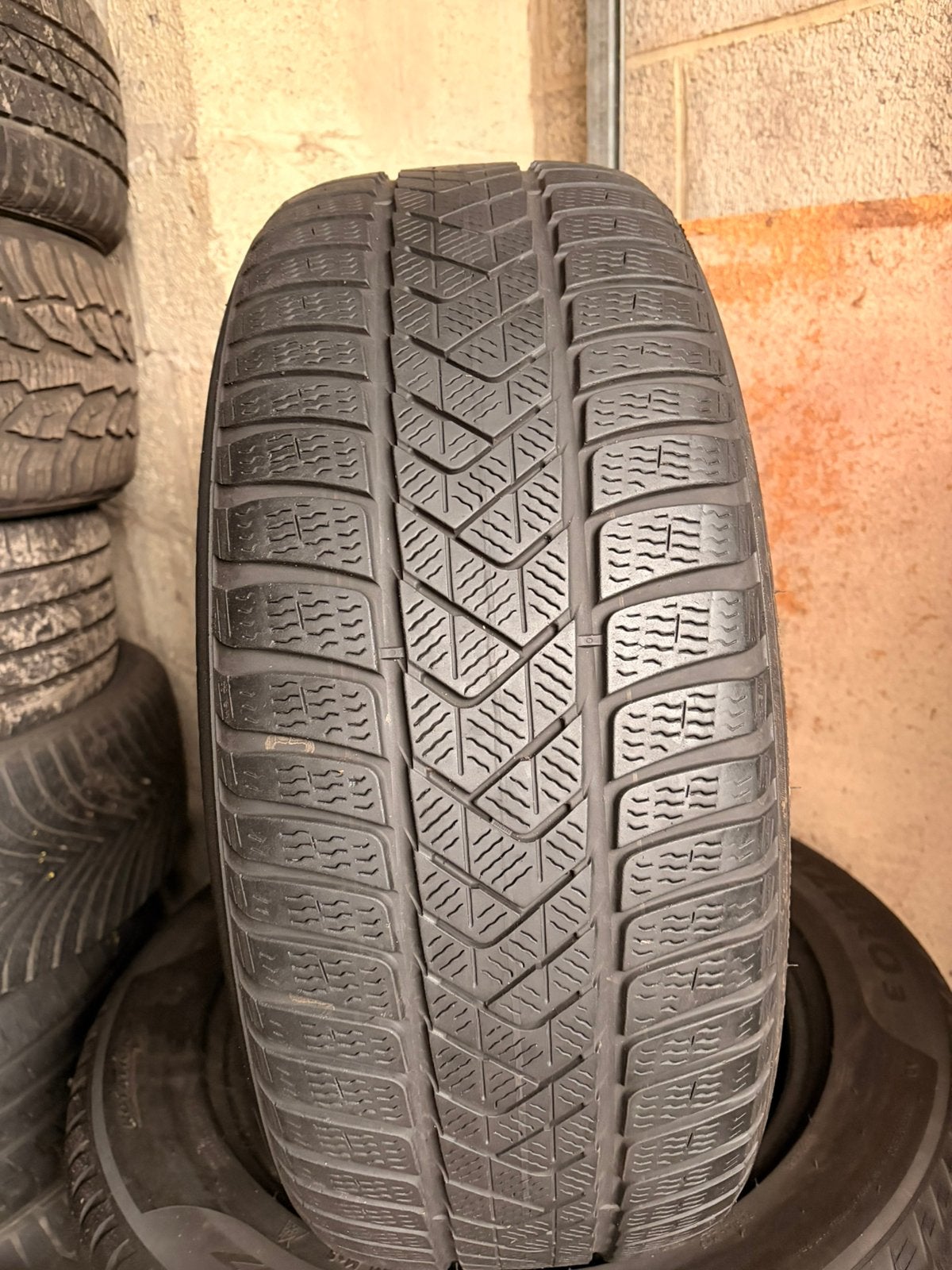 225 60r17 pirelli avec montage et équilibrage, Ophalen, Gebruikt