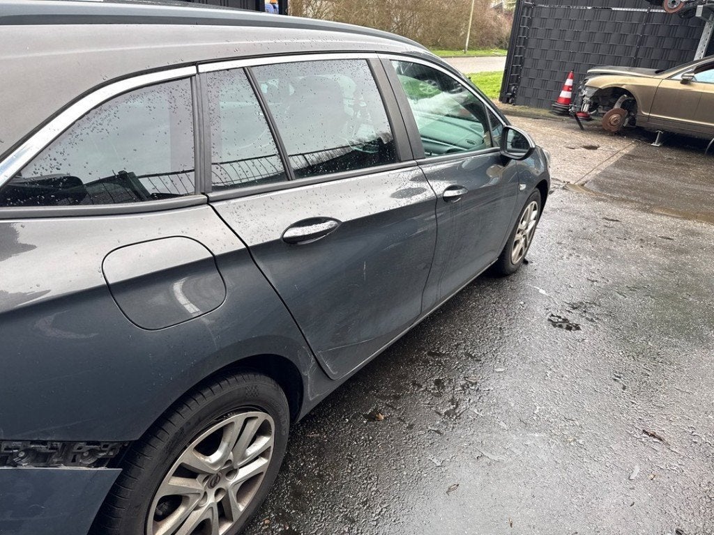 PORTE DROITE ARRIÈRE Astra K Sports Tourer (|39094745|), Autos : Pièces & Accessoires, Opel, Opel Automobile GmbH, Utilisé, Porte