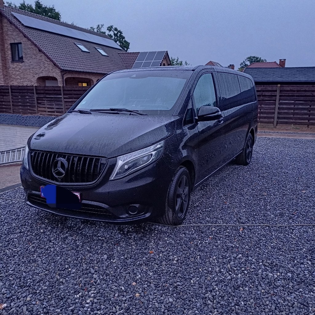 Mercedes Vito Tourer, 4 deurs, Achterwielaandrijving, Zwart, Bedrijf
