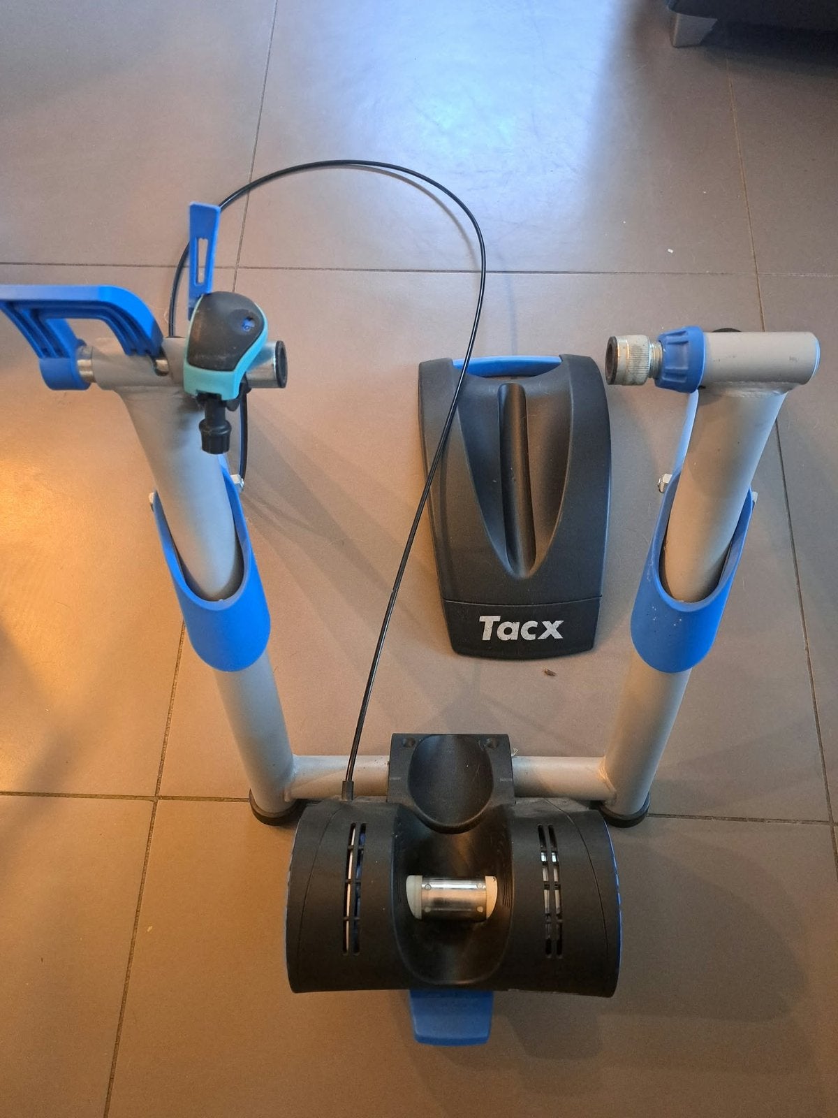 Tackx, Fietsen en Brommers, Ophalen, Zo goed als nieuw