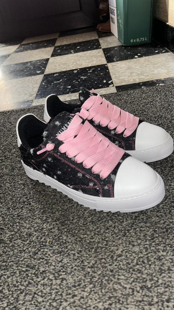 Numeris roze veters valt als maat 43,5, Kleding | Heren, Schoenen, Verzenden, Zwart, Nieuw, Sneakers