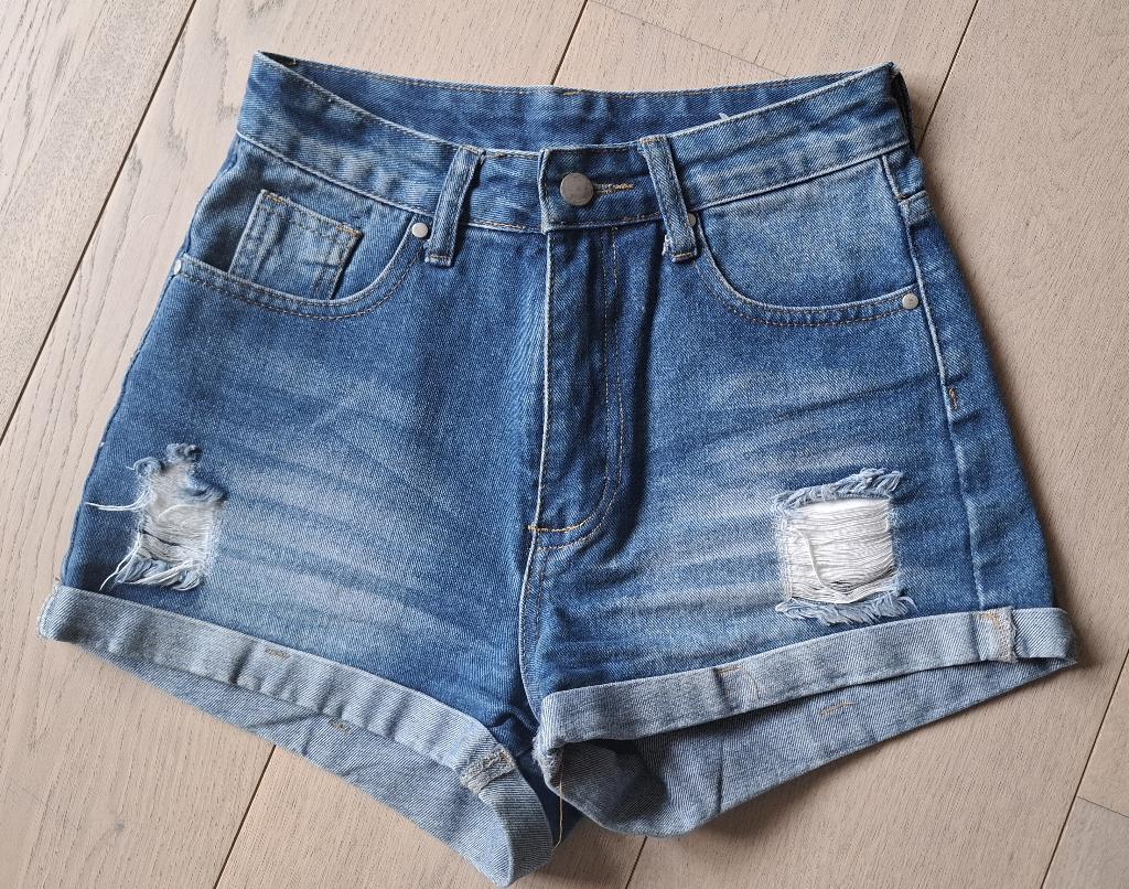 jeansshort maat XS: zo goed als nieuw, Vêtements | Femmes, Jeans, Enlèvement ou Envoi, Comme neuf