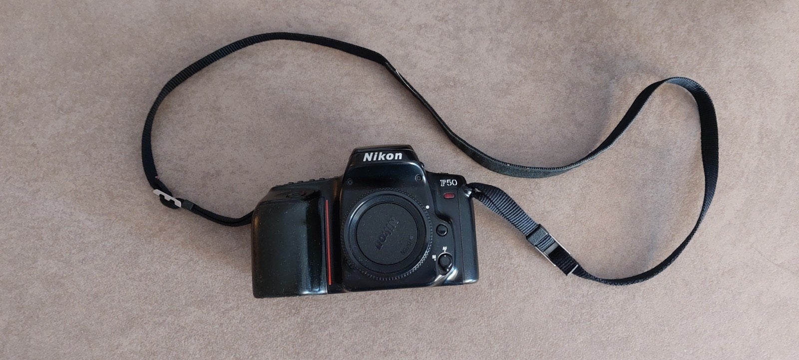 NIKON F50D zilveren spiegelreflexcamera, Ophalen, Gebruikt, Spiegelreflex, Nikon