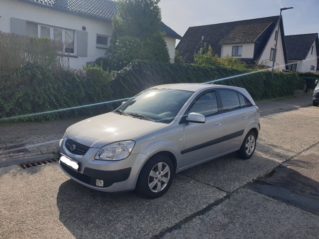 Kia Rio 1.4i 80000KM, Autos, Argent ou Gris, Achat, Entreprise, Boîte manuelle