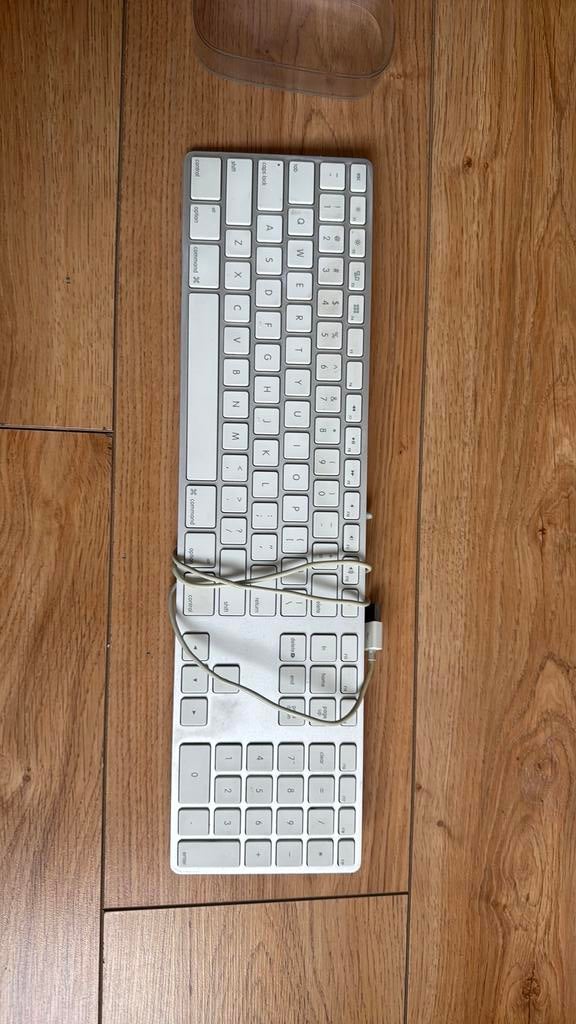 Clavier Apple QWERTY avec pavé numerique, Enlèvement, Qwerty, Comme neuf, Filaire