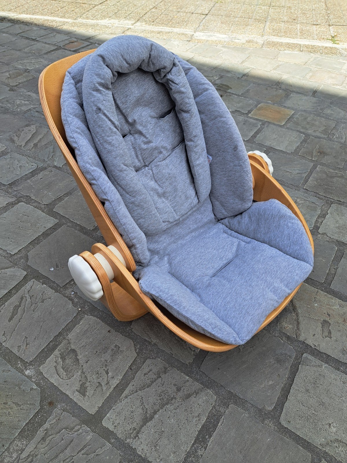 Newborn zitje Childhome evolu eetstoel, Enlèvement