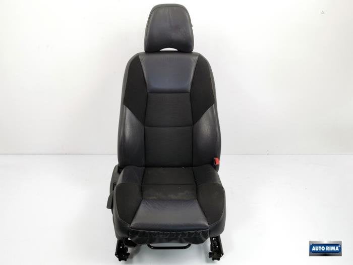 Siège droit d'un Volvo V70, -, 3 mois de garantie, -, -
