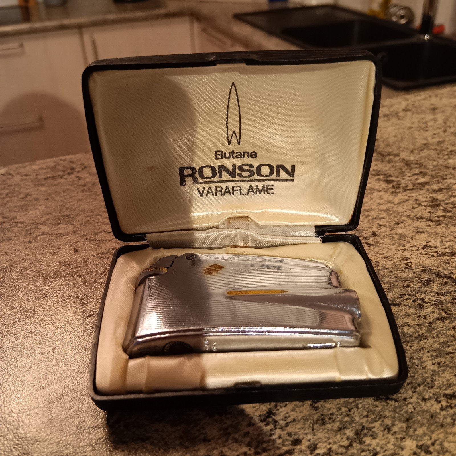 briquet Ronson, Collections, Enlèvement