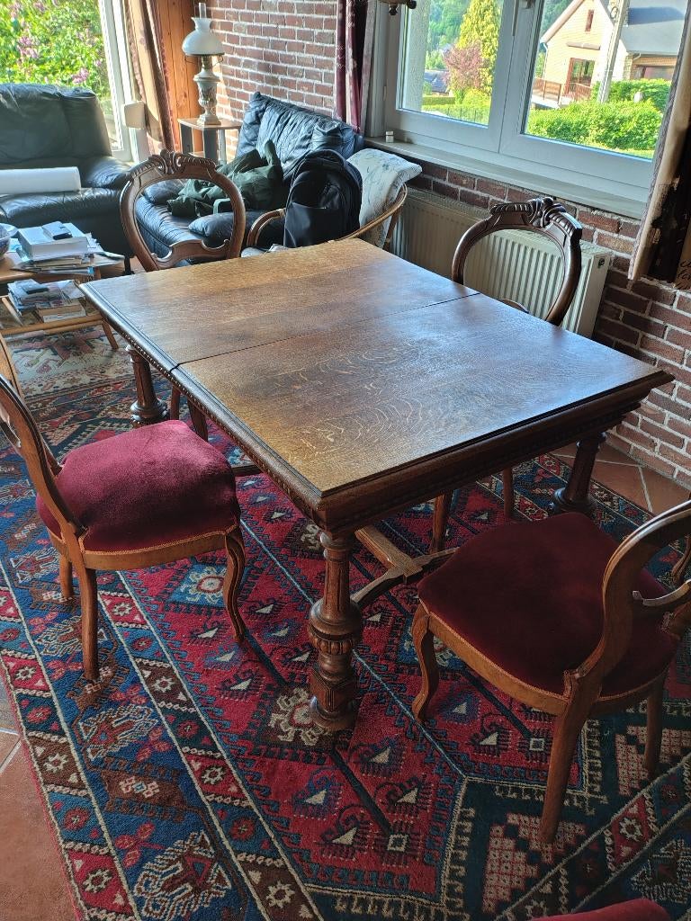 table ancienne avec chaises, Enlèvement