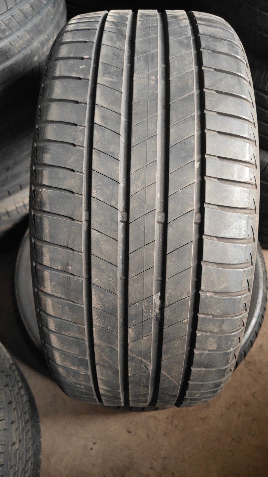 245/40r19 Bridgestone 50€ per stuk met montage en balanceren, Ophalen