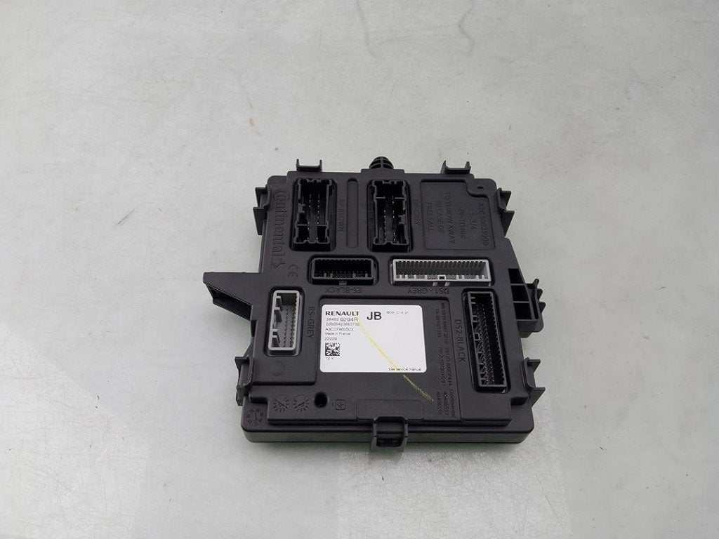 ORDINATEUR UNITE COMMANDE ELECTRONIQUE (|284B29294R|), Dhr. J. Ham, Renault, Administratie@autoham.nl, Utilisé
