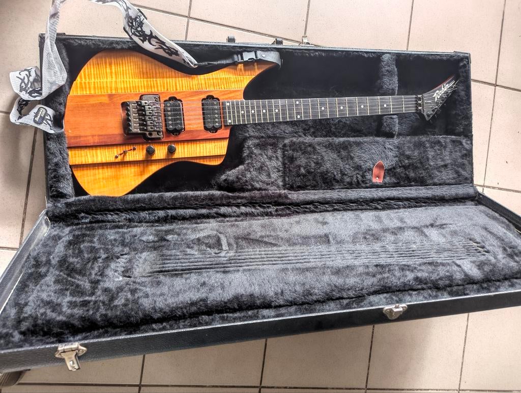 Robin Gitaar, Handgemaakt in Texas, High END, Floyd Rose, Enlèvement