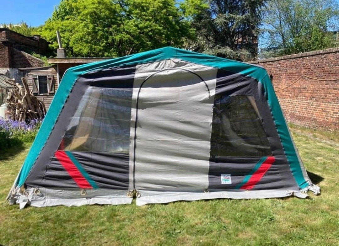 Grande tente familiale à l'état neuf, Caravanes & Camping, Enlèvement ou Envoi, Comme neuf, Plus de 6