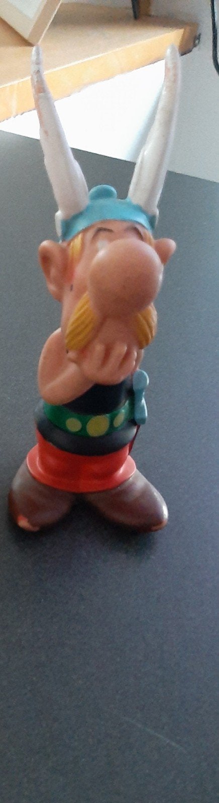 Asterix-kip met fluitje TBE 1967, Ophalen of Verzenden