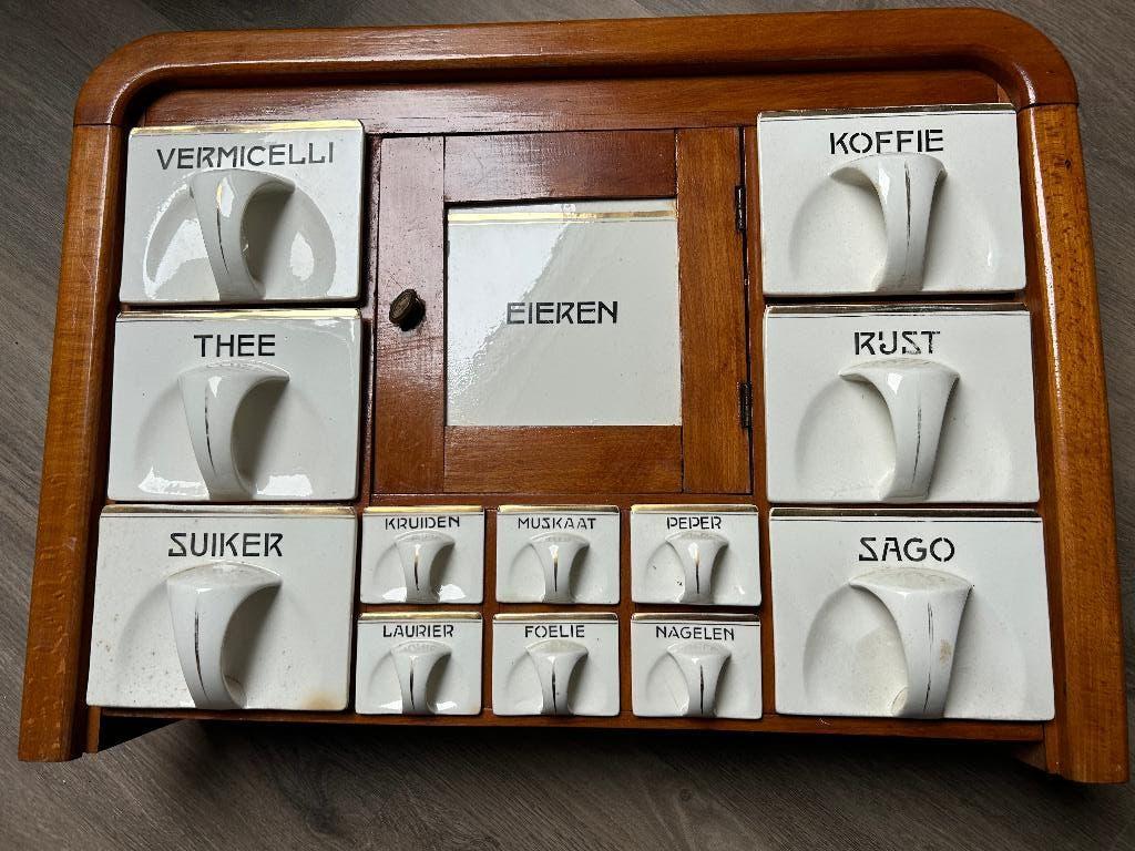 specerijkast antiek wandkast, Enlèvement